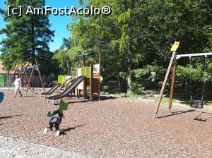 [P20] Grădina Zoologică Sibiu<p> parcul de joaca » foto by Dana2008
 - 
<span class="allrVoted glyphicon glyphicon-heart hidden" id="av1036453"></span>
<a class="m-l-10 hidden" id="sv1036453" onclick="voting_Foto_DelVot(,1036453,14876)" role="button">șterge vot <span class="glyphicon glyphicon-remove"></span></a>
<a id="v91036453" class=" c-red"  onclick="voting_Foto_SetVot(1036453)" role="button"><span class="glyphicon glyphicon-heart-empty"></span> <b>LIKE</b> = Votează poza</a> <img class="hidden"  id="f1036453W9" src="/imagini/loader.gif" border="0" /><span class="AjErrMes hidden" id="e1036453ErM"></span>