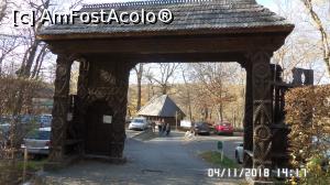 [P01] Muzeul Civilizației Populare Tradiționale „Astra”, Sibiu. Poarta nr 2 » foto by ungureanica
 - 
<span class="allrVoted glyphicon glyphicon-heart hidden" id="av1031255"></span>
<a class="m-l-10 hidden" id="sv1031255" onclick="voting_Foto_DelVot(,1031255,14876)" role="button">șterge vot <span class="glyphicon glyphicon-remove"></span></a>
<a id="v91031255" class=" c-red"  onclick="voting_Foto_SetVot(1031255)" role="button"><span class="glyphicon glyphicon-heart-empty"></span> <b>LIKE</b> = Votează poza</a> <img class="hidden"  id="f1031255W9" src="/imagini/loader.gif" border="0" /><span class="AjErrMes hidden" id="e1031255ErM"></span>