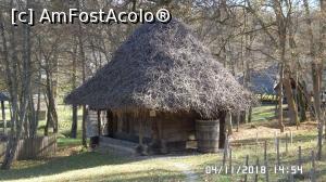 [P14] Muzeul Civilizației Populare Tradiționale „Astra”, Sibiu. Un acoperiș foarte interesant.  » foto by ungureanica
 - 
<span class="allrVoted glyphicon glyphicon-heart hidden" id="av1031268"></span>
<a class="m-l-10 hidden" id="sv1031268" onclick="voting_Foto_DelVot(,1031268,14876)" role="button">șterge vot <span class="glyphicon glyphicon-remove"></span></a>
<a id="v91031268" class=" c-red"  onclick="voting_Foto_SetVot(1031268)" role="button"><span class="glyphicon glyphicon-heart-empty"></span> <b>LIKE</b> = Votează poza</a> <img class="hidden"  id="f1031268W9" src="/imagini/loader.gif" border="0" /><span class="AjErrMes hidden" id="e1031268ErM"></span>