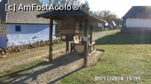 [P27] Muzeul Civilizației Populare Tradiționale „Astra”, Sibiu. Fântâna de care vă spuneam » foto by ungureanica
 - 
<span class="allrVoted glyphicon glyphicon-heart hidden" id="av1031281"></span>
<a class="m-l-10 hidden" id="sv1031281" onclick="voting_Foto_DelVot(,1031281,14876)" role="button">șterge vot <span class="glyphicon glyphicon-remove"></span></a>
<a id="v91031281" class=" c-red"  onclick="voting_Foto_SetVot(1031281)" role="button"><span class="glyphicon glyphicon-heart-empty"></span> <b>LIKE</b> = Votează poza</a> <img class="hidden"  id="f1031281W9" src="/imagini/loader.gif" border="0" /><span class="AjErrMes hidden" id="e1031281ErM"></span>