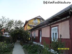 [P07] casa veche si pensiunea in fata la strada » foto by delia58
 - 
<span class="allrVoted glyphicon glyphicon-heart hidden" id="av520701"></span>
<a class="m-l-10 hidden" id="sv520701" onclick="voting_Foto_DelVot(,520701,14885)" role="button">șterge vot <span class="glyphicon glyphicon-remove"></span></a>
<a id="v9520701" class=" c-red"  onclick="voting_Foto_SetVot(520701)" role="button"><span class="glyphicon glyphicon-heart-empty"></span> <b>LIKE</b> = Votează poza</a> <img class="hidden"  id="f520701W9" src="/imagini/loader.gif" border="0" /><span class="AjErrMes hidden" id="e520701ErM"></span>