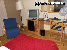 [P10] Rovaniemi - Hotel Rantasipi Pohjanhovi, o altă latură a încăperii şi dotările sale.  » foto by iulianic
 - 
<span class="allrVoted glyphicon glyphicon-heart hidden" id="av451692"></span>
<a class="m-l-10 hidden" id="sv451692" onclick="voting_Foto_DelVot(,451692,14955)" role="button">șterge vot <span class="glyphicon glyphicon-remove"></span></a>
<a id="v9451692" class=" c-red"  onclick="voting_Foto_SetVot(451692)" role="button"><span class="glyphicon glyphicon-heart-empty"></span> <b>LIKE</b> = Votează poza</a> <img class="hidden"  id="f451692W9" src="/imagini/loader.gif" border="0" /><span class="AjErrMes hidden" id="e451692ErM"></span>