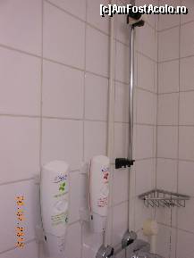[P17] Rovaniemi - Hotel Rantasipi Pohjanhovi, dozatoarele cu gel la duş. » foto by iulianic
 - 
<span class="allrVoted glyphicon glyphicon-heart hidden" id="av451706"></span>
<a class="m-l-10 hidden" id="sv451706" onclick="voting_Foto_DelVot(,451706,14955)" role="button">șterge vot <span class="glyphicon glyphicon-remove"></span></a>
<a id="v9451706" class=" c-red"  onclick="voting_Foto_SetVot(451706)" role="button"><span class="glyphicon glyphicon-heart-empty"></span> <b>LIKE</b> = Votează poza</a> <img class="hidden"  id="f451706W9" src="/imagini/loader.gif" border="0" /><span class="AjErrMes hidden" id="e451706ErM"></span>