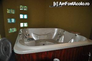 [P16] Jacuzzi-ul... nefunctional » foto by Catzus
 - 
<span class="allrVoted glyphicon glyphicon-heart hidden" id="av454201"></span>
<a class="m-l-10 hidden" id="sv454201" onclick="voting_Foto_DelVot(,454201,14959)" role="button">șterge vot <span class="glyphicon glyphicon-remove"></span></a>
<a id="v9454201" class=" c-red"  onclick="voting_Foto_SetVot(454201)" role="button"><span class="glyphicon glyphicon-heart-empty"></span> <b>LIKE</b> = Votează poza</a> <img class="hidden"  id="f454201W9" src="/imagini/loader.gif" border="0" /><span class="AjErrMes hidden" id="e454201ErM"></span>
