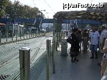 [P03] Istanbul - In statia de tramvai. » foto by iulianic
 - 
<span class="allrVoted glyphicon glyphicon-heart hidden" id="av263770"></span>
<a class="m-l-10 hidden" id="sv263770" onclick="voting_Foto_DelVot(,263770,14995)" role="button">șterge vot <span class="glyphicon glyphicon-remove"></span></a>
<a id="v9263770" class=" c-red"  onclick="voting_Foto_SetVot(263770)" role="button"><span class="glyphicon glyphicon-heart-empty"></span> <b>LIKE</b> = Votează poza</a> <img class="hidden"  id="f263770W9" src="/imagini/loader.gif" border="0" /><span class="AjErrMes hidden" id="e263770ErM"></span>