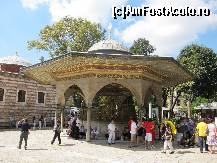 [P11] Fantana din fata Palatului Topkapi » foto by ania
 - 
<span class="allrVoted glyphicon glyphicon-heart hidden" id="av407552"></span>
<a class="m-l-10 hidden" id="sv407552" onclick="voting_Foto_DelVot(,407552,14995)" role="button">șterge vot <span class="glyphicon glyphicon-remove"></span></a>
<a id="v9407552" class=" c-red"  onclick="voting_Foto_SetVot(407552)" role="button"><span class="glyphicon glyphicon-heart-empty"></span> <b>LIKE</b> = Votează poza</a> <img class="hidden"  id="f407552W9" src="/imagini/loader.gif" border="0" /><span class="AjErrMes hidden" id="e407552ErM"></span>