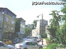 [P11] Istanbul - urcand in Piata Sultanahmet, pe langa vechile ziduri ale Constantinipolului » foto by biancuta
 - 
<span class="allrVoted glyphicon glyphicon-heart hidden" id="av169822"></span>
<a class="m-l-10 hidden" id="sv169822" onclick="voting_Foto_DelVot(,169822,14995)" role="button">șterge vot <span class="glyphicon glyphicon-remove"></span></a>
<a id="v9169822" class=" c-red"  onclick="voting_Foto_SetVot(169822)" role="button"><span class="glyphicon glyphicon-heart-empty"></span> <b>LIKE</b> = Votează poza</a> <img class="hidden"  id="f169822W9" src="/imagini/loader.gif" border="0" /><span class="AjErrMes hidden" id="e169822ErM"></span>