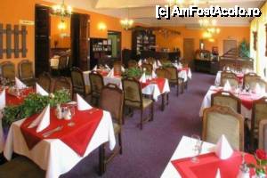 [P02] Hotel ASTRA Praha 10 - Restaurantul » foto by cristian sava
 - 
<span class="allrVoted glyphicon glyphicon-heart hidden" id="av453017"></span>
<a class="m-l-10 hidden" id="sv453017" onclick="voting_Foto_DelVot(,453017,14996)" role="button">șterge vot <span class="glyphicon glyphicon-remove"></span></a>
<a id="v9453017" class=" c-red"  onclick="voting_Foto_SetVot(453017)" role="button"><span class="glyphicon glyphicon-heart-empty"></span> <b>LIKE</b> = Votează poza</a> <img class="hidden"  id="f453017W9" src="/imagini/loader.gif" border="0" /><span class="AjErrMes hidden" id="e453017ErM"></span>
