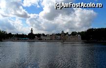 [P01] In incinta 'fabricii' de mai sus - Castelul celor 1001 nopti - poti face o plimbare, pe intuneric, cu barca pe un rau, pe ale carui maluri se desfasoara scene din viata de noapte a arabilor. Distractia asta se cheama Fata Morgana. Destul de plictisitoare. » foto by MCM
 - 
<span class="allrVoted glyphicon glyphicon-heart hidden" id="av453877"></span>
<a class="m-l-10 hidden" id="sv453877" onclick="voting_Foto_DelVot(,453877,15013)" role="button">șterge vot <span class="glyphicon glyphicon-remove"></span></a>
<a id="v9453877" class=" c-red"  onclick="voting_Foto_SetVot(453877)" role="button"><span class="glyphicon glyphicon-heart-empty"></span> <b>LIKE</b> = Votează poza</a> <img class="hidden"  id="f453877W9" src="/imagini/loader.gif" border="0" /><span class="AjErrMes hidden" id="e453877ErM"></span>