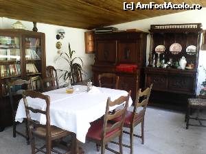[P02] Tânărul nostru proprietar s-a gândit bine! Înainte de masă o palincă bună e de apreciat, mai ales într-un astfel de ambient! » foto by Nicolette
 - 
<span class="allrVoted glyphicon glyphicon-heart hidden" id="av655998"></span>
<a class="m-l-10 hidden" id="sv655998" onclick="voting_Foto_DelVot(,655998,15018)" role="button">șterge vot <span class="glyphicon glyphicon-remove"></span></a>
<a id="v9655998" class=" c-red"  onclick="voting_Foto_SetVot(655998)" role="button"><span class="glyphicon glyphicon-heart-empty"></span> <b>LIKE</b> = Votează poza</a> <img class="hidden"  id="f655998W9" src="/imagini/loader.gif" border="0" /><span class="AjErrMes hidden" id="e655998ErM"></span>