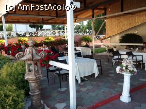 [P02] terasa situata in fata restaurantului » foto by ile57b
 - 
<span class="allrVoted glyphicon glyphicon-heart hidden" id="av1092241"></span>
<a class="m-l-10 hidden" id="sv1092241" onclick="voting_Foto_DelVot(,1092241,15057)" role="button">șterge vot <span class="glyphicon glyphicon-remove"></span></a>
<a id="v91092241" class=" c-red"  onclick="voting_Foto_SetVot(1092241)" role="button"><span class="glyphicon glyphicon-heart-empty"></span> <b>LIKE</b> = Votează poza</a> <img class="hidden"  id="f1092241W9" src="/imagini/loader.gif" border="0" /><span class="AjErrMes hidden" id="e1092241ErM"></span>