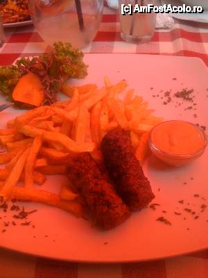 [P05] cartofi pai si mici vanatoresti- restaurantul Casa Romaneasca » foto by andr2eea
 - 
<span class="allrVoted glyphicon glyphicon-heart hidden" id="av455287"></span>
<a class="m-l-10 hidden" id="sv455287" onclick="voting_Foto_DelVot(,455287,15057)" role="button">șterge vot <span class="glyphicon glyphicon-remove"></span></a>
<a id="v9455287" class=" c-red"  onclick="voting_Foto_SetVot(455287)" role="button"><span class="glyphicon glyphicon-heart-empty"></span> <b>LIKE</b> = Votează poza</a> <img class="hidden"  id="f455287W9" src="/imagini/loader.gif" border="0" /><span class="AjErrMes hidden" id="e455287ErM"></span>