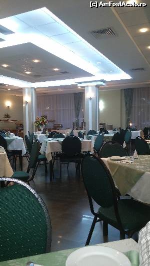 [P01] Restaurant Nufarul » foto by zuzu
 - 
<span class="allrVoted glyphicon glyphicon-heart hidden" id="av639347"></span>
<a class="m-l-10 hidden" id="sv639347" onclick="voting_Foto_DelVot(,639347,15057)" role="button">șterge vot <span class="glyphicon glyphicon-remove"></span></a>
<a id="v9639347" class=" c-red"  onclick="voting_Foto_SetVot(639347)" role="button"><span class="glyphicon glyphicon-heart-empty"></span> <b>LIKE</b> = Votează poza</a> <img class="hidden"  id="f639347W9" src="/imagini/loader.gif" border="0" /><span class="AjErrMes hidden" id="e639347ErM"></span>