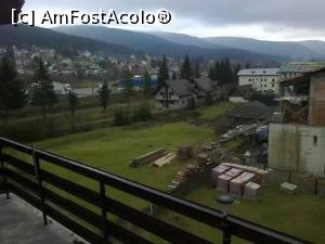 [P06] Vedere din balcon... se vede constructia, acum terminata, deasupra restaurantului Popas Poiana » foto by adriananicoleta
 - 
<span class="allrVoted glyphicon glyphicon-heart hidden" id="av963777"></span>
<a class="m-l-10 hidden" id="sv963777" onclick="voting_Foto_DelVot(,963777,15074)" role="button">șterge vot <span class="glyphicon glyphicon-remove"></span></a>
<a id="v9963777" class=" c-red"  onclick="voting_Foto_SetVot(963777)" role="button"><span class="glyphicon glyphicon-heart-empty"></span> <b>LIKE</b> = Votează poza</a> <img class="hidden"  id="f963777W9" src="/imagini/loader.gif" border="0" /><span class="AjErrMes hidden" id="e963777ErM"></span>