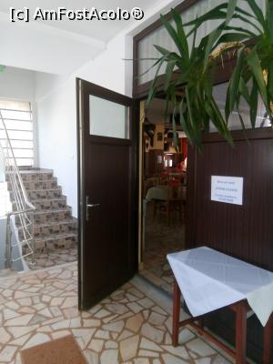 [P08] Intrarea in restaurant » foto by adriananicoleta
 - 
<span class="allrVoted glyphicon glyphicon-heart hidden" id="av963779"></span>
<a class="m-l-10 hidden" id="sv963779" onclick="voting_Foto_DelVot(,963779,15074)" role="button">șterge vot <span class="glyphicon glyphicon-remove"></span></a>
<a id="v9963779" class=" c-red"  onclick="voting_Foto_SetVot(963779)" role="button"><span class="glyphicon glyphicon-heart-empty"></span> <b>LIKE</b> = Votează poza</a> <img class="hidden"  id="f963779W9" src="/imagini/loader.gif" border="0" /><span class="AjErrMes hidden" id="e963779ErM"></span>