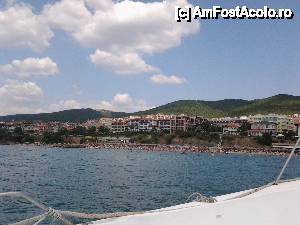 [P10] Plaja din centrul Sveti Vlas. Complexul Panorama Dreams e la marginea dinspre Sunny Beach, asa ca nu apare in poza. Poza e intentionat offtopic, ca sa nu-mi iasa un articol perfect din prima incercare.  » foto by F2A1C
 - 
<span class="allrVoted glyphicon glyphicon-heart hidden" id="av456051"></span>
<a class="m-l-10 hidden" id="sv456051" onclick="voting_Foto_DelVot(,456051,15076)" role="button">șterge vot <span class="glyphicon glyphicon-remove"></span></a>
<a id="v9456051" class=" c-red"  onclick="voting_Foto_SetVot(456051)" role="button"><span class="glyphicon glyphicon-heart-empty"></span> <b>LIKE</b> = Votează poza</a> <img class="hidden"  id="f456051W9" src="/imagini/loader.gif" border="0" /><span class="AjErrMes hidden" id="e456051ErM"></span>