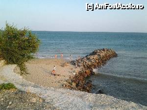 [P07] Coborind spre plaja dinspre hotelul Fort Knox (Sveti Vlas), care e la vreo 200m dreapta fata de Panorama Dreams. Sper sa-mi fi amintit corect.  » foto by F2A1C
 - 
<span class="allrVoted glyphicon glyphicon-heart hidden" id="av456047"></span>
<a class="m-l-10 hidden" id="sv456047" onclick="voting_Foto_DelVot(,456047,15076)" role="button">șterge vot <span class="glyphicon glyphicon-remove"></span></a>
<a id="v9456047" class=" c-red"  onclick="voting_Foto_SetVot(456047)" role="button"><span class="glyphicon glyphicon-heart-empty"></span> <b>LIKE</b> = Votează poza</a> <img class="hidden"  id="f456047W9" src="/imagini/loader.gif" border="0" /><span class="AjErrMes hidden" id="e456047ErM"></span>
