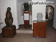 [P29] Alte cateva opere ale aceluiasi sculptor » foto by Claudiu U.
 - 
<span class="allrVoted glyphicon glyphicon-heart hidden" id="av282276"></span>
<a class="m-l-10 hidden" id="sv282276" onclick="voting_Foto_DelVot(,282276,15092)" role="button">șterge vot <span class="glyphicon glyphicon-remove"></span></a>
<a id="v9282276" class=" c-red"  onclick="voting_Foto_SetVot(282276)" role="button"><span class="glyphicon glyphicon-heart-empty"></span> <b>LIKE</b> = Votează poza</a> <img class="hidden"  id="f282276W9" src="/imagini/loader.gif" border="0" /><span class="AjErrMes hidden" id="e282276ErM"></span>