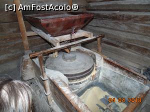 [P21] interiorul morii Firiz, jumatatea de jos a pietrei de moara este originala, din 1593 cand a fost construita moara » foto by Denisa13
 - 
<span class="allrVoted glyphicon glyphicon-heart hidden" id="av957530"></span>
<a class="m-l-10 hidden" id="sv957530" onclick="voting_Foto_DelVot(,957530,15101)" role="button">șterge vot <span class="glyphicon glyphicon-remove"></span></a>
<a id="v9957530" class=" c-red"  onclick="voting_Foto_SetVot(957530)" role="button"><span class="glyphicon glyphicon-heart-empty"></span> <b>LIKE</b> = Votează poza</a> <img class="hidden"  id="f957530W9" src="/imagini/loader.gif" border="0" /><span class="AjErrMes hidden" id="e957530ErM"></span>