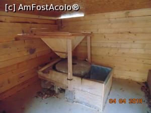 [P07] interiorul morii Rosonea - cea pe care am gasit-o descuiata » foto by Denisa13
 - 
<span class="allrVoted glyphicon glyphicon-heart hidden" id="av957516"></span>
<a class="m-l-10 hidden" id="sv957516" onclick="voting_Foto_DelVot(,957516,15101)" role="button">șterge vot <span class="glyphicon glyphicon-remove"></span></a>
<a id="v9957516" class=" c-red"  onclick="voting_Foto_SetVot(957516)" role="button"><span class="glyphicon glyphicon-heart-empty"></span> <b>LIKE</b> = Votează poza</a> <img class="hidden"  id="f957516W9" src="/imagini/loader.gif" border="0" /><span class="AjErrMes hidden" id="e957516ErM"></span>