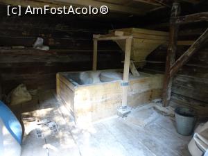 [P12] Morile de apă de pe Valea Rudăriei - interiorul unei mori de apă » foto by Cris
 - 
<span class="allrVoted glyphicon glyphicon-heart hidden" id="av833254"></span>
<a class="m-l-10 hidden" id="sv833254" onclick="voting_Foto_DelVot(,833254,15101)" role="button">șterge vot <span class="glyphicon glyphicon-remove"></span></a>
<a id="v9833254" class=" c-red"  onclick="voting_Foto_SetVot(833254)" role="button"><span class="glyphicon glyphicon-heart-empty"></span> <b>LIKE</b> = Votează poza</a> <img class="hidden"  id="f833254W9" src="/imagini/loader.gif" border="0" /><span class="AjErrMes hidden" id="e833254ErM"></span>