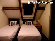 [P06] Primul dormitor cu paturi twin. Si 'ecranul' prin care vedeam cerul » foto by MCM
 - 
<span class="allrVoted glyphicon glyphicon-heart hidden" id="av458683"></span>
<a class="m-l-10 hidden" id="sv458683" onclick="voting_Foto_DelVot(,458683,15163)" role="button">șterge vot <span class="glyphicon glyphicon-remove"></span></a>
<a id="v9458683" class=" c-red"  onclick="voting_Foto_SetVot(458683)" role="button"><span class="glyphicon glyphicon-heart-empty"></span> <b>LIKE</b> = Votează poza</a> <img class="hidden"  id="f458683W9" src="/imagini/loader.gif" border="0" /><span class="AjErrMes hidden" id="e458683ErM"></span>