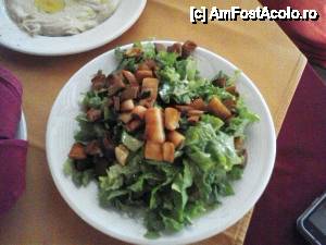 [P26] Restaurant oriental Orpheus - tabouleh (no way!!!) și deasupra o porție de humus (sort of) » foto by Dragoș_MD
 - 
<span class="allrVoted glyphicon glyphicon-heart hidden" id="av460844"></span>
<a class="m-l-10 hidden" id="sv460844" onclick="voting_Foto_DelVot(,460844,15231)" role="button">șterge vot <span class="glyphicon glyphicon-remove"></span></a>
<a id="v9460844" class=" c-red"  onclick="voting_Foto_SetVot(460844)" role="button"><span class="glyphicon glyphicon-heart-empty"></span> <b>LIKE</b> = Votează poza</a> <img class="hidden"  id="f460844W9" src="/imagini/loader.gif" border="0" /><span class="AjErrMes hidden" id="e460844ErM"></span>