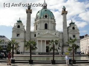 [P11] Karlskirche, cu tot cu lacul din față » foto by RoxanaGRS
 - 
<span class="allrVoted glyphicon glyphicon-heart hidden" id="av912346"></span>
<a class="m-l-10 hidden" id="sv912346" onclick="voting_Foto_DelVot(,912346,15241)" role="button">șterge vot <span class="glyphicon glyphicon-remove"></span></a>
<a id="v9912346" class=" c-red"  onclick="voting_Foto_SetVot(912346)" role="button"><span class="glyphicon glyphicon-heart-empty"></span> <b>LIKE</b> = Votează poza</a> <img class="hidden"  id="f912346W9" src="/imagini/loader.gif" border="0" /><span class="AjErrMes hidden" id="e912346ErM"></span>
