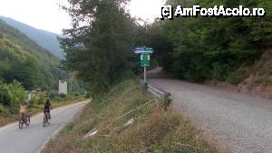 [P54] Devin - spre traseul ecoturistic Struiliţa - Kaleto - Lîcata / pe aici trebuie mers pe drumul din stânga » foto by Dragoș_MD
 - 
<span class="allrVoted glyphicon glyphicon-heart hidden" id="av464589"></span>
<a class="m-l-10 hidden" id="sv464589" onclick="voting_Foto_DelVot(,464589,15256)" role="button">șterge vot <span class="glyphicon glyphicon-remove"></span></a>
<a id="v9464589" class=" c-red"  onclick="voting_Foto_SetVot(464589)" role="button"><span class="glyphicon glyphicon-heart-empty"></span> <b>LIKE</b> = Votează poza</a> <img class="hidden"  id="f464589W9" src="/imagini/loader.gif" border="0" /><span class="AjErrMes hidden" id="e464589ErM"></span>