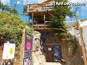 [P01] Căsuţa şi intrarea în peşteră.  » foto by geta10
 - 
<span class="allrVoted glyphicon glyphicon-heart hidden" id="av462360"></span>
<a class="m-l-10 hidden" id="sv462360" onclick="voting_Foto_DelVot(,462360,15274)" role="button">șterge vot <span class="glyphicon glyphicon-remove"></span></a>
<a id="v9462360" class=" c-red"  onclick="voting_Foto_SetVot(462360)" role="button"><span class="glyphicon glyphicon-heart-empty"></span> <b>LIKE</b> = Votează poza</a> <img class="hidden"  id="f462360W9" src="/imagini/loader.gif" border="0" /><span class="AjErrMes hidden" id="e462360ErM"></span>