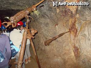 [P29] Picamerele folosite de mineri aflate în muzeu.  » foto by geta10
 - 
<span class="allrVoted glyphicon glyphicon-heart hidden" id="av462416"></span>
<a class="m-l-10 hidden" id="sv462416" onclick="voting_Foto_DelVot(,462416,15274)" role="button">șterge vot <span class="glyphicon glyphicon-remove"></span></a>
<a id="v9462416" class=" c-red"  onclick="voting_Foto_SetVot(462416)" role="button"><span class="glyphicon glyphicon-heart-empty"></span> <b>LIKE</b> = Votează poza</a> <img class="hidden"  id="f462416W9" src="/imagini/loader.gif" border="0" /><span class="AjErrMes hidden" id="e462416ErM"></span>