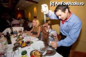 [P11] Churrascaria - Mod de servire » foto by iib
 - 
<span class="allrVoted glyphicon glyphicon-heart hidden" id="av463828"></span>
<a class="m-l-10 hidden" id="sv463828" onclick="voting_Foto_DelVot(,463828,15276)" role="button">șterge vot <span class="glyphicon glyphicon-remove"></span></a>
<a id="v9463828" class=" c-red"  onclick="voting_Foto_SetVot(463828)" role="button"><span class="glyphicon glyphicon-heart-empty"></span> <b>LIKE</b> = Votează poza</a> <img class="hidden"  id="f463828W9" src="/imagini/loader.gif" border="0" /><span class="AjErrMes hidden" id="e463828ErM"></span>