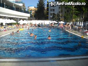 [P25] Piscina exterioara » foto by Andox
 - 
<span class="allrVoted glyphicon glyphicon-heart hidden" id="av507471"></span>
<a class="m-l-10 hidden" id="sv507471" onclick="voting_Foto_DelVot(,507471,15280)" role="button">șterge vot <span class="glyphicon glyphicon-remove"></span></a>
<a id="v9507471" class=" c-red"  onclick="voting_Foto_SetVot(507471)" role="button"><span class="glyphicon glyphicon-heart-empty"></span> <b>LIKE</b> = Votează poza</a> <img class="hidden"  id="f507471W9" src="/imagini/loader.gif" border="0" /><span class="AjErrMes hidden" id="e507471ErM"></span>