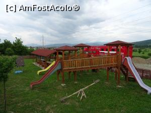 [P19] Locul de joacă pentru copii - Pensiunea Haiducilor din Bistrița.  » foto by tata123 🔱
 - 
<span class="allrVoted glyphicon glyphicon-heart hidden" id="av965905"></span>
<a class="m-l-10 hidden" id="sv965905" onclick="voting_Foto_DelVot(,965905,15290)" role="button">șterge vot <span class="glyphicon glyphicon-remove"></span></a>
<a id="v9965905" class=" c-red"  onclick="voting_Foto_SetVot(965905)" role="button"><span class="glyphicon glyphicon-heart-empty"></span> <b>LIKE</b> = Votează poza</a> <img class="hidden"  id="f965905W9" src="/imagini/loader.gif" border="0" /><span class="AjErrMes hidden" id="e965905ErM"></span>