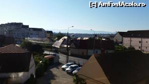 [P03] parte din parcare, vedere din balconul camerei » foto by rmnk
 - 
<span class="allrVoted glyphicon glyphicon-heart hidden" id="av556528"></span>
<a class="m-l-10 hidden" id="sv556528" onclick="voting_Foto_DelVot(,556528,15312)" role="button">șterge vot <span class="glyphicon glyphicon-remove"></span></a>
<a id="v9556528" class=" c-red"  onclick="voting_Foto_SetVot(556528)" role="button"><span class="glyphicon glyphicon-heart-empty"></span> <b>LIKE</b> = Votează poza</a> <img class="hidden"  id="f556528W9" src="/imagini/loader.gif" border="0" /><span class="AjErrMes hidden" id="e556528ErM"></span>