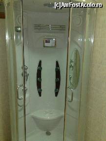 [P01] Cabina de dus in camera.  » foto by ichbin
 - 
<span class="allrVoted glyphicon glyphicon-heart hidden" id="av464048"></span>
<a class="m-l-10 hidden" id="sv464048" onclick="voting_Foto_DelVot(,464048,15314)" role="button">șterge vot <span class="glyphicon glyphicon-remove"></span></a>
<a id="v9464048" class=" c-red"  onclick="voting_Foto_SetVot(464048)" role="button"><span class="glyphicon glyphicon-heart-empty"></span> <b>LIKE</b> = Votează poza</a> <img class="hidden"  id="f464048W9" src="/imagini/loader.gif" border="0" /><span class="AjErrMes hidden" id="e464048ErM"></span>