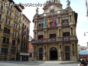 [P01] Casa Consistorial -Primăria din Pamplona, o bijuterie arhitectonică-aici se dă startul nebuniei, cu ocazia cursei de tauri » foto by mireille
 - 
<span class="allrVoted glyphicon glyphicon-heart hidden" id="av1020727"></span>
<a class="m-l-10 hidden" id="sv1020727" onclick="voting_Foto_DelVot(,1020727,15321)" role="button">șterge vot <span class="glyphicon glyphicon-remove"></span></a>
<a id="v91020727" class=" c-red"  onclick="voting_Foto_SetVot(1020727)" role="button"><span class="glyphicon glyphicon-heart-empty"></span> <b>LIKE</b> = Votează poza</a> <img class="hidden"  id="f1020727W9" src="/imagini/loader.gif" border="0" /><span class="AjErrMes hidden" id="e1020727ErM"></span>