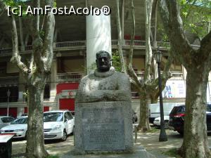 [P10] Statuia lui Hemingway în fața Arenelor, din Plaza del Toros » foto by mireille
 - 
<span class="allrVoted glyphicon glyphicon-heart hidden" id="av1020744"></span>
<a class="m-l-10 hidden" id="sv1020744" onclick="voting_Foto_DelVot(,1020744,15321)" role="button">șterge vot <span class="glyphicon glyphicon-remove"></span></a>
<a id="v91020744" class=" c-red"  onclick="voting_Foto_SetVot(1020744)" role="button"><span class="glyphicon glyphicon-heart-empty"></span> <b>LIKE</b> = Votează poza</a> <img class="hidden"  id="f1020744W9" src="/imagini/loader.gif" border="0" /><span class="AjErrMes hidden" id="e1020744ErM"></span>