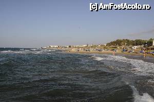 [P10] Plaja din partea dreapta, Inghesuiala mare in apa.  » foto by Talibanu
 - 
<span class="allrVoted glyphicon glyphicon-heart hidden" id="av464380"></span>
<a class="m-l-10 hidden" id="sv464380" onclick="voting_Foto_DelVot(,464380,15327)" role="button">șterge vot <span class="glyphicon glyphicon-remove"></span></a>
<a id="v9464380" class=" c-red"  onclick="voting_Foto_SetVot(464380)" role="button"><span class="glyphicon glyphicon-heart-empty"></span> <b>LIKE</b> = Votează poza</a> <img class="hidden"  id="f464380W9" src="/imagini/loader.gif" border="0" /><span class="AjErrMes hidden" id="e464380ErM"></span>