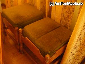 [P07] Scaunele din camera infecte, patate le-am dat linga perdea sa fiu sigur ca nu ma ating de ele.  » foto by virgilgurita
 - 
<span class="allrVoted glyphicon glyphicon-heart hidden" id="av465264"></span>
<a class="m-l-10 hidden" id="sv465264" onclick="voting_Foto_DelVot(,465264,15344)" role="button">șterge vot <span class="glyphicon glyphicon-remove"></span></a>
<a id="v9465264" class=" c-red"  onclick="voting_Foto_SetVot(465264)" role="button"><span class="glyphicon glyphicon-heart-empty"></span> <b>LIKE</b> = Votează poza</a> <img class="hidden"  id="f465264W9" src="/imagini/loader.gif" border="0" /><span class="AjErrMes hidden" id="e465264ErM"></span>