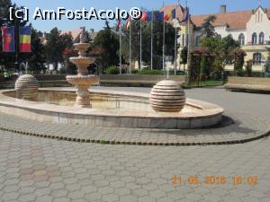 [P02] Fântâna arteziană din parc » foto by zlatna
 - 
<span class="allrVoted glyphicon glyphicon-heart hidden" id="av759198"></span>
<a class="m-l-10 hidden" id="sv759198" onclick="voting_Foto_DelVot(,759198,15371)" role="button">șterge vot <span class="glyphicon glyphicon-remove"></span></a>
<a id="v9759198" class=" c-red"  onclick="voting_Foto_SetVot(759198)" role="button"><span class="glyphicon glyphicon-heart-empty"></span> <b>LIKE</b> = Votează poza</a> <img class="hidden"  id="f759198W9" src="/imagini/loader.gif" border="0" /><span class="AjErrMes hidden" id="e759198ErM"></span>