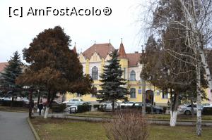[P19] Parcul, in fundal primaria » foto by AZE
 - 
<span class="allrVoted glyphicon glyphicon-heart hidden" id="av834637"></span>
<a class="m-l-10 hidden" id="sv834637" onclick="voting_Foto_DelVot(,834637,15371)" role="button">șterge vot <span class="glyphicon glyphicon-remove"></span></a>
<a id="v9834637" class=" c-red"  onclick="voting_Foto_SetVot(834637)" role="button"><span class="glyphicon glyphicon-heart-empty"></span> <b>LIKE</b> = Votează poza</a> <img class="hidden"  id="f834637W9" src="/imagini/loader.gif" border="0" /><span class="AjErrMes hidden" id="e834637ErM"></span>