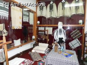 [P07] Camera cu interior de casă ţărănească.  » foto by Safta Radu
 - 
<span class="allrVoted glyphicon glyphicon-heart hidden" id="av995633"></span>
<a class="m-l-10 hidden" id="sv995633" onclick="voting_Foto_DelVot(,995633,15371)" role="button">șterge vot <span class="glyphicon glyphicon-remove"></span></a>
<a id="v9995633" class=" c-red"  onclick="voting_Foto_SetVot(995633)" role="button"><span class="glyphicon glyphicon-heart-empty"></span> <b>LIKE</b> = Votează poza</a> <img class="hidden"  id="f995633W9" src="/imagini/loader.gif" border="0" /><span class="AjErrMes hidden" id="e995633ErM"></span>