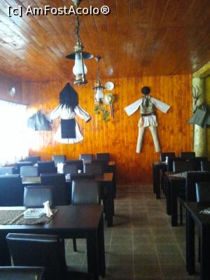 [P16] Complexul Turistic Salonti - Draşov. Interiorul restaurantului.  » foto by bogumil
 - 
<span class="allrVoted glyphicon glyphicon-heart hidden" id="av729473"></span>
<a class="m-l-10 hidden" id="sv729473" onclick="voting_Foto_DelVot(,729473,15371)" role="button">șterge vot <span class="glyphicon glyphicon-remove"></span></a>
<a id="v9729473" class=" c-red"  onclick="voting_Foto_SetVot(729473)" role="button"><span class="glyphicon glyphicon-heart-empty"></span> <b>LIKE</b> = Votează poza</a> <img class="hidden"  id="f729473W9" src="/imagini/loader.gif" border="0" /><span class="AjErrMes hidden" id="e729473ErM"></span>