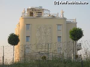 [P15] Noul vecin, Therma Palace hotel-5* » foto by aricel
 - 
<span class="allrVoted glyphicon glyphicon-heart hidden" id="av556653"></span>
<a class="m-l-10 hidden" id="sv556653" onclick="voting_Foto_DelVot(,556653,15382)" role="button">șterge vot <span class="glyphicon glyphicon-remove"></span></a>
<a id="v9556653" class=" c-red"  onclick="voting_Foto_SetVot(556653)" role="button"><span class="glyphicon glyphicon-heart-empty"></span> <b>LIKE</b> = Votează poza</a> <img class="hidden"  id="f556653W9" src="/imagini/loader.gif" border="0" /><span class="AjErrMes hidden" id="e556653ErM"></span>