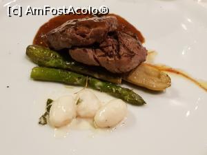 [P57] Hotelul nr. 5 - friptură de vită la restaurantul principal » foto by nicole33
 - 
<span class="allrVoted glyphicon glyphicon-heart hidden" id="av1202371"></span>
<a class="m-l-10 hidden" id="sv1202371" onclick="voting_Foto_DelVot(,1202371,15385)" role="button">șterge vot <span class="glyphicon glyphicon-remove"></span></a>
<a id="v91202371" class=" c-red"  onclick="voting_Foto_SetVot(1202371)" role="button"><span class="glyphicon glyphicon-heart-empty"></span> <b>LIKE</b> = Votează poza</a> <img class="hidden"  id="f1202371W9" src="/imagini/loader.gif" border="0" /><span class="AjErrMes hidden" id="e1202371ErM"></span>
