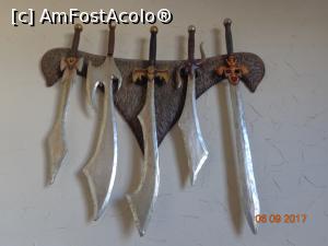 [P44] daca nu ti-a placut la Castel iei o sabie si ii faci bucati :)  » foto by nrs †
 - 
<span class="allrVoted glyphicon glyphicon-heart hidden" id="av909300"></span>
<a class="m-l-10 hidden" id="sv909300" onclick="voting_Foto_DelVot(,909300,15414)" role="button">șterge vot <span class="glyphicon glyphicon-remove"></span></a>
<a id="v9909300" class=" c-red"  onclick="voting_Foto_SetVot(909300)" role="button"><span class="glyphicon glyphicon-heart-empty"></span> <b>LIKE</b> = Votează poza</a> <img class="hidden"  id="f909300W9" src="/imagini/loader.gif" border="0" /><span class="AjErrMes hidden" id="e909300ErM"></span>