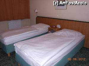 [P09] Hotel Comfort Lichtenberg - Berlin, camera 06.09. Două dintre cele trei paturi. » foto by iulianic
 - 
<span class="allrVoted glyphicon glyphicon-heart hidden" id="av468371"></span>
<a class="m-l-10 hidden" id="sv468371" onclick="voting_Foto_DelVot(,468371,15422)" role="button">șterge vot <span class="glyphicon glyphicon-remove"></span></a>
<a id="v9468371" class=" c-red"  onclick="voting_Foto_SetVot(468371)" role="button"><span class="glyphicon glyphicon-heart-empty"></span> <b>LIKE</b> = Votează poza</a> <img class="hidden"  id="f468371W9" src="/imagini/loader.gif" border="0" /><span class="AjErrMes hidden" id="e468371ErM"></span>