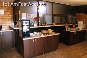 [P28] Iași, Hotel Zimbru, Micul dejun este servit, se vede doar o parte din el » foto by mprofeanu
 - 
<span class="allrVoted glyphicon glyphicon-heart hidden" id="av1131648"></span>
<a class="m-l-10 hidden" id="sv1131648" onclick="voting_Foto_DelVot(,1131648,15436)" role="button">șterge vot <span class="glyphicon glyphicon-remove"></span></a>
<a id="v91131648" class=" c-red"  onclick="voting_Foto_SetVot(1131648)" role="button"><span class="glyphicon glyphicon-heart-empty"></span> <b>LIKE</b> = Votează poza</a> <img class="hidden"  id="f1131648W9" src="/imagini/loader.gif" border="0" /><span class="AjErrMes hidden" id="e1131648ErM"></span>