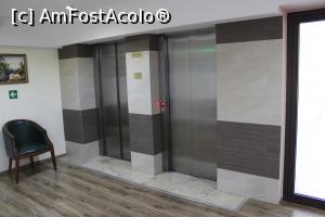 [P30] Iași, Hotel Zimbru, Lifturi moderne, silențioase » foto by mprofeanu
 - 
<span class="allrVoted glyphicon glyphicon-heart hidden" id="av1131650"></span>
<a class="m-l-10 hidden" id="sv1131650" onclick="voting_Foto_DelVot(,1131650,15436)" role="button">șterge vot <span class="glyphicon glyphicon-remove"></span></a>
<a id="v91131650" class=" c-red"  onclick="voting_Foto_SetVot(1131650)" role="button"><span class="glyphicon glyphicon-heart-empty"></span> <b>LIKE</b> = Votează poza</a> <img class="hidden"  id="f1131650W9" src="/imagini/loader.gif" border="0" /><span class="AjErrMes hidden" id="e1131650ErM"></span>